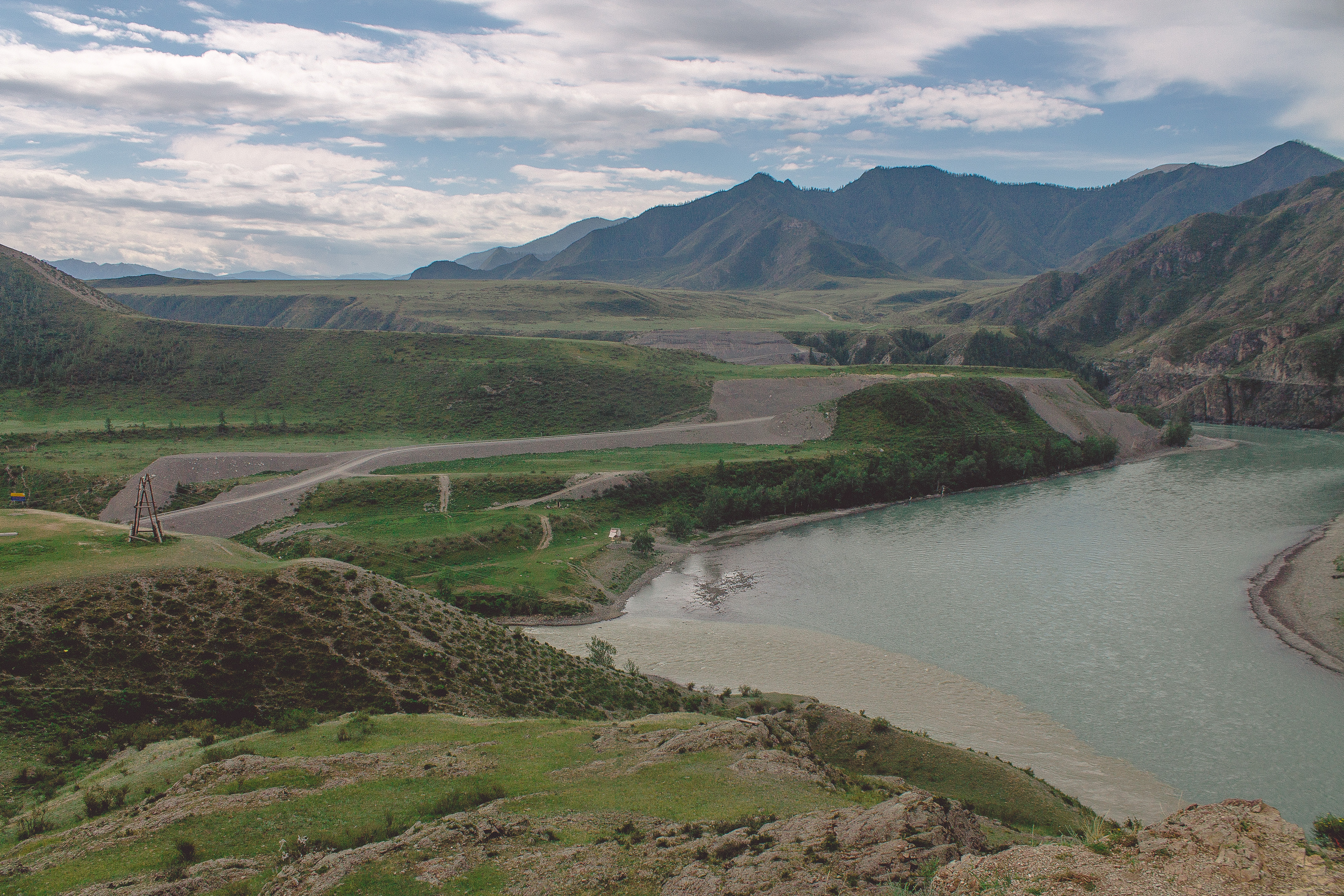 Озеро Чемал: идеальное место для рыбалки в Алтайском крае